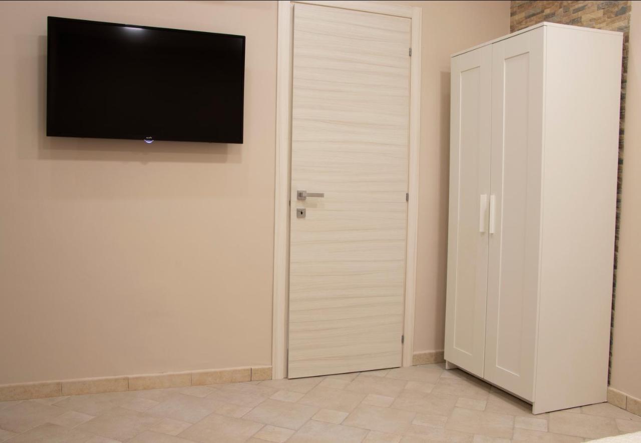 Athena Rooms With Private Spa Пакино Экстерьер фото