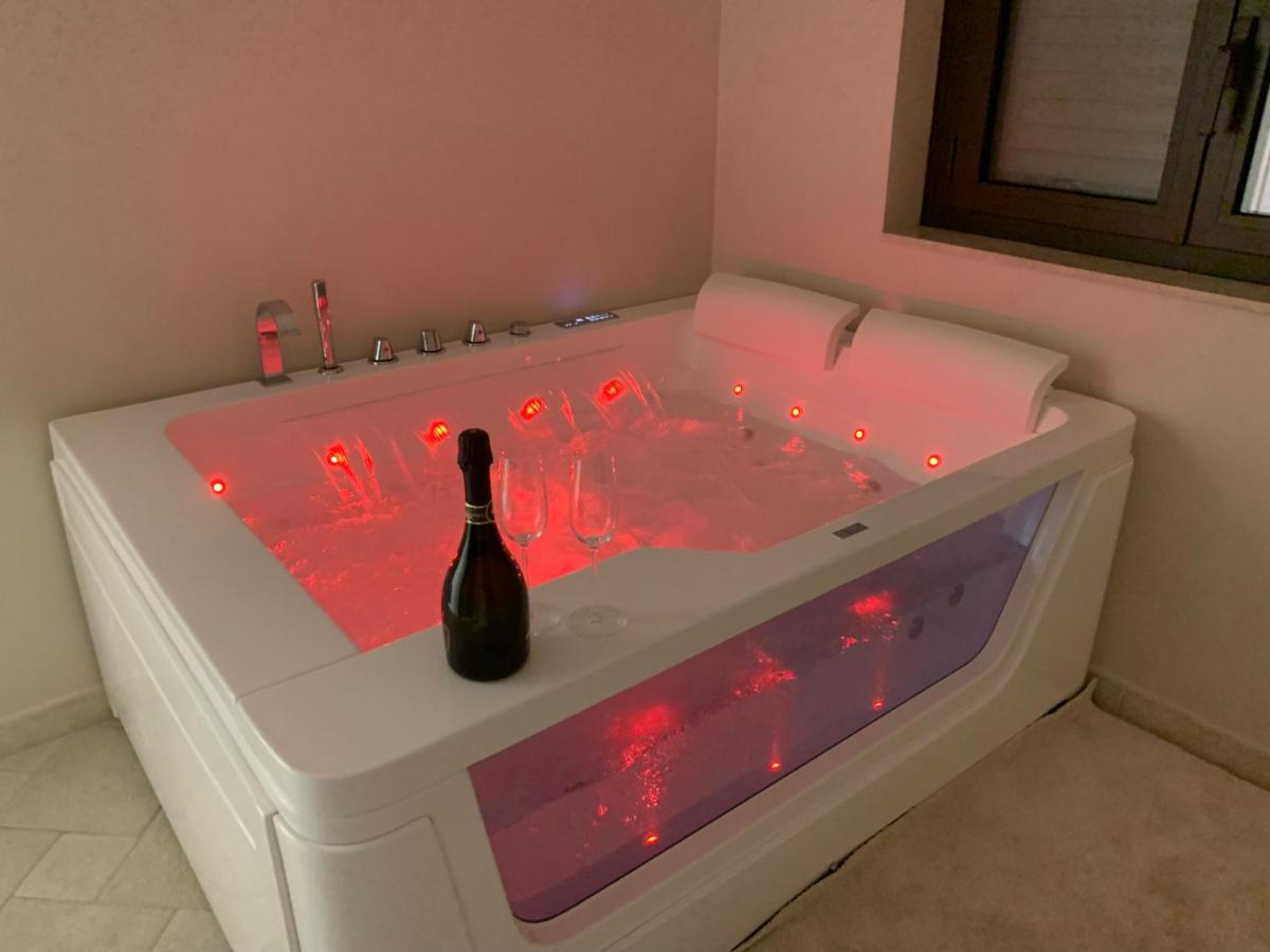 Athena Rooms With Private Spa Пакино Экстерьер фото